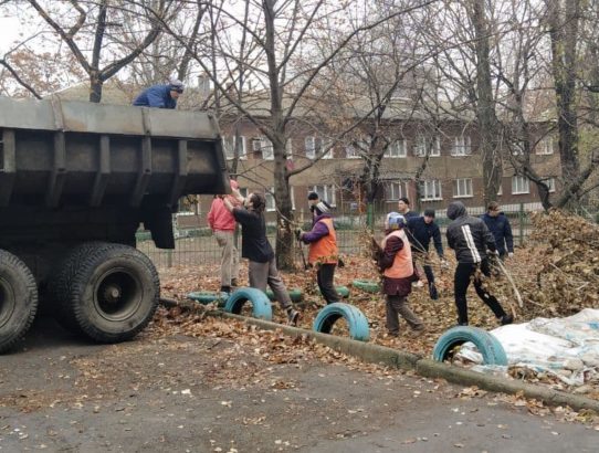 В Ворошиловском районе проходят мероприятия по благоустройству города