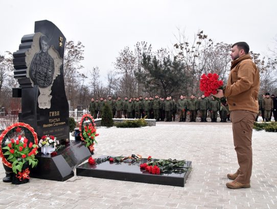 «Народный командир, ставший легендой при жизни»: Денис Пушилин почтил память Героя ДНР Михаила Толстых