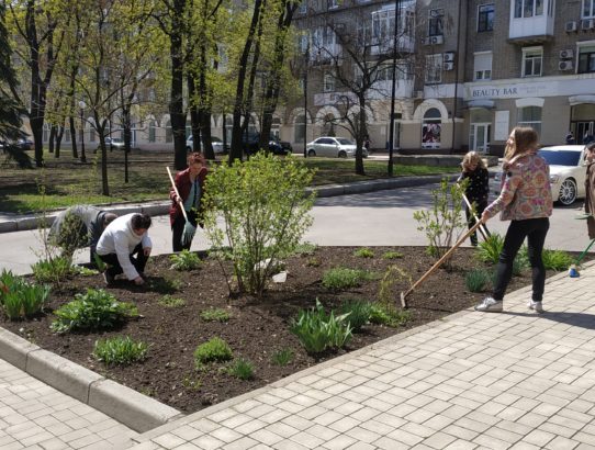 В Ворошиловском районе проходят мероприятия по благоустройству