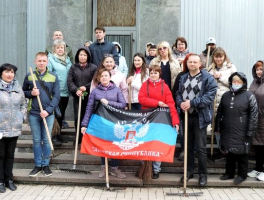 Ворошиловский район принимает участие в общегородском субботнике