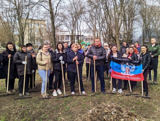 Ворошиловский район вышел на субботник!