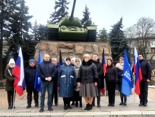 Возложение цветов в преддверии Дня защитника Отечества